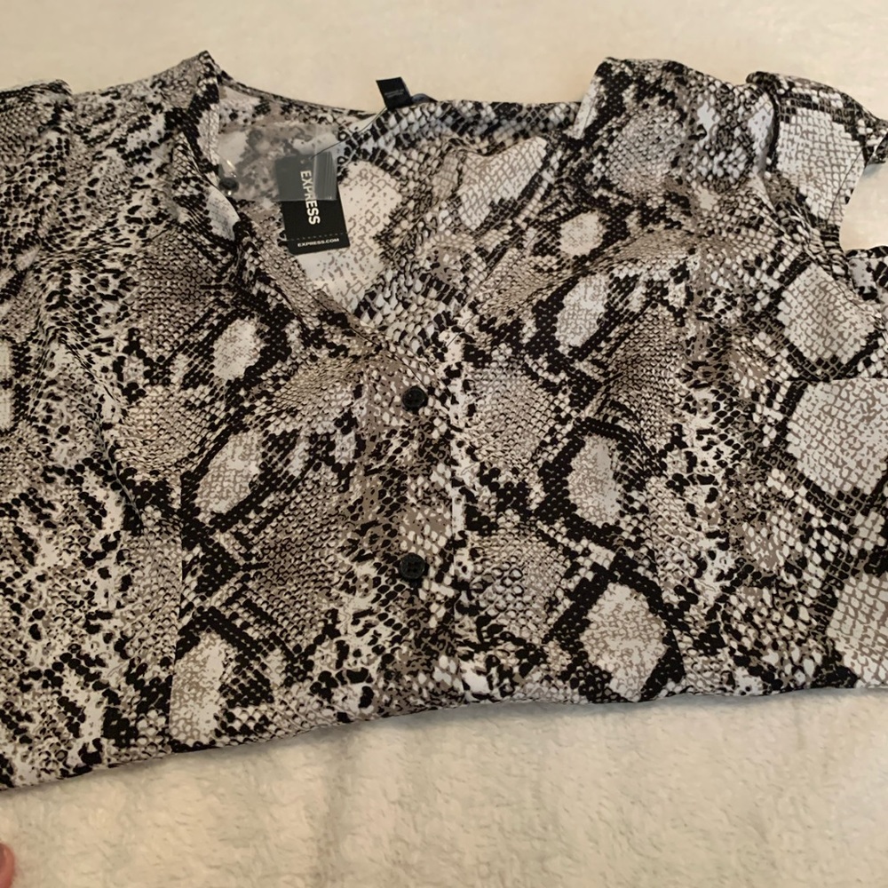 WOMENS TOP